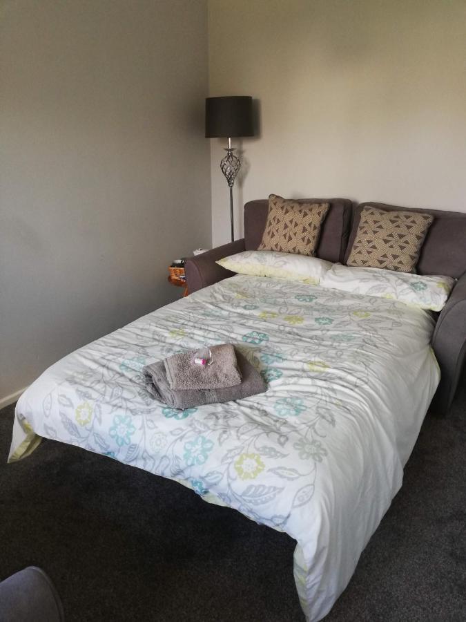 Little Cosy Cwtsh Hotell Pontyclun Exteriör bild